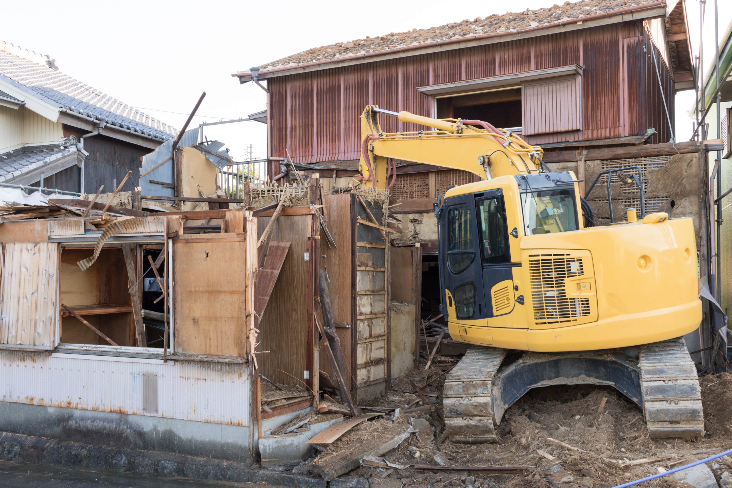 木造二階建て住宅の解体費用っていくら？解体費用の相場や、安くするポイント、補助金などを解説！